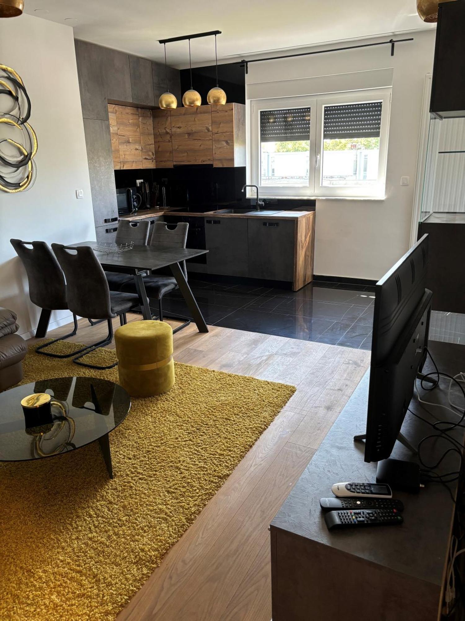City East Apartment Zagreb With Private Parking エクステリア 写真